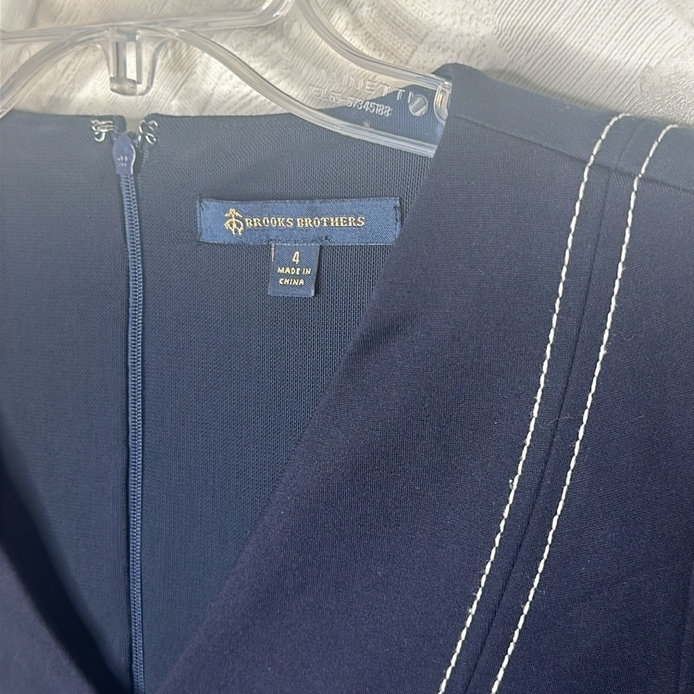 🤩 🆕 BROOKS BROTHERS Navy Blue White Stitched Accents V-Neck Stretch Dress 4 - Picture 3 of 6